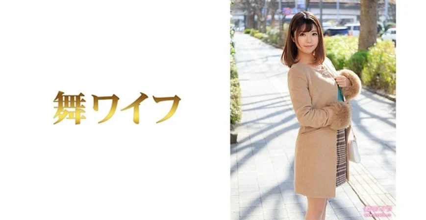 高颜值妹子私人玩物七七情趣学生制服诱惑 高跟鞋地上骑坐道具JJ卫生抽插 很是诱惑喜欢不要错过